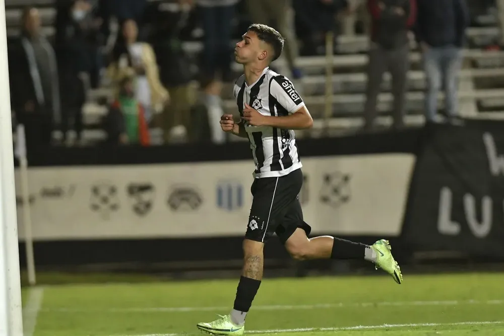 Diego Hernández se fue así tras ver la roja