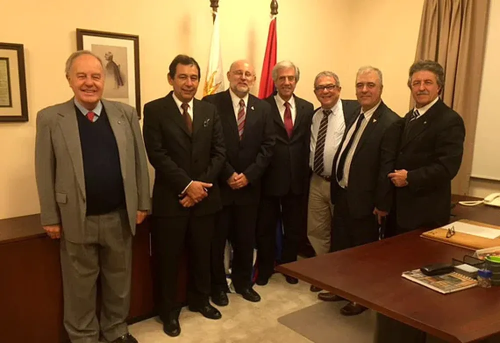 Tabaré Vázquez, reunido con directivos de la Cámara Uruguaya del Turismo.