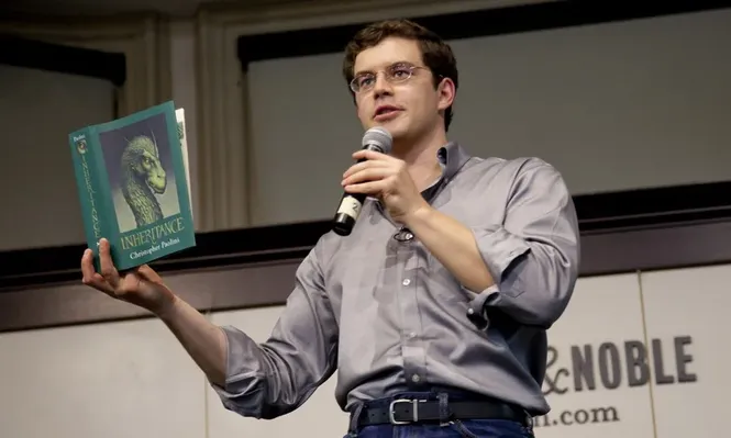 Paolini regala su Legado