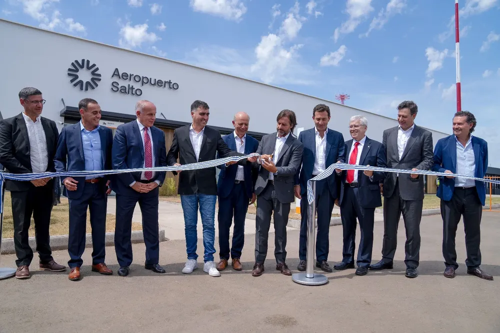 Inauguración Aeropuerto de Salto.