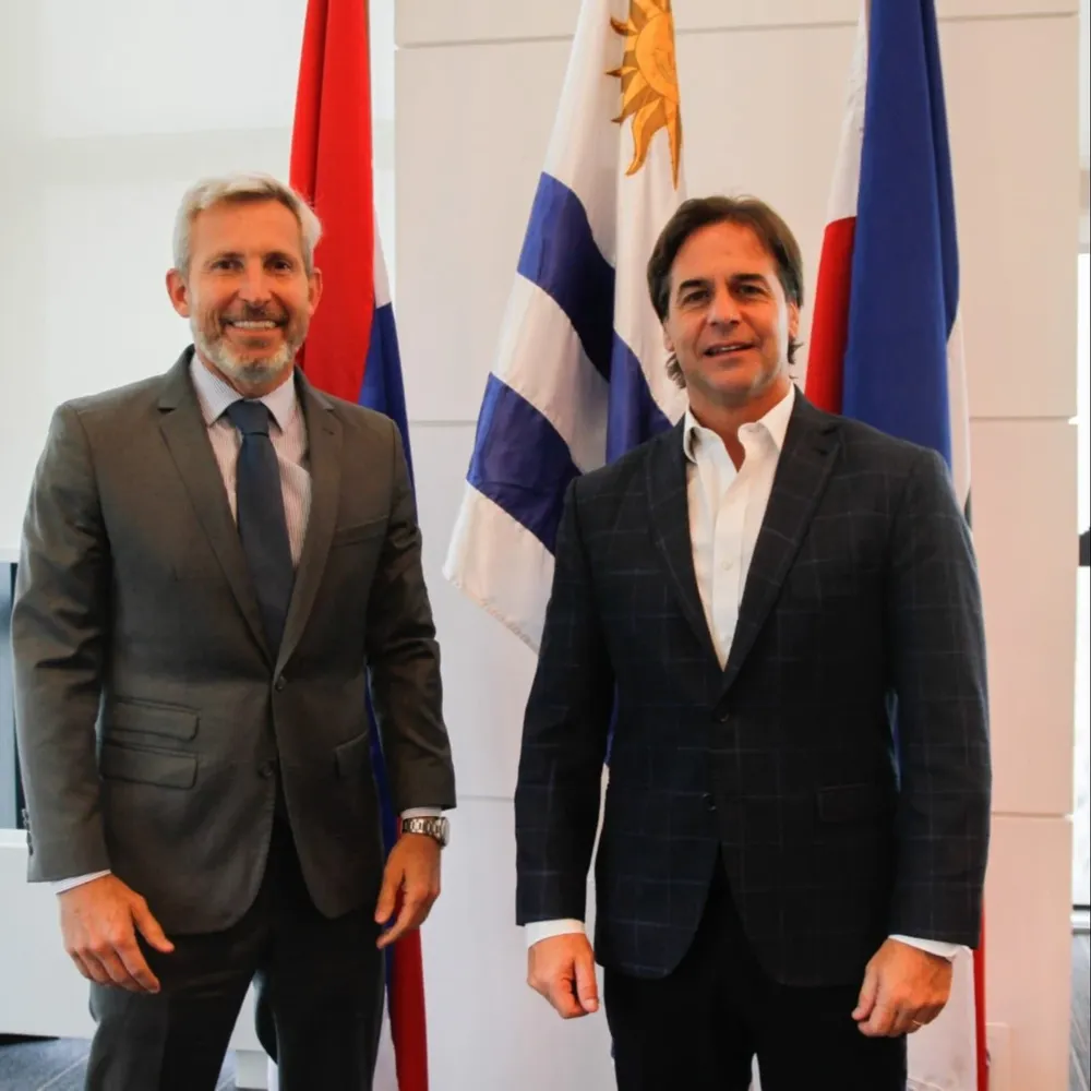 Rogelio Trigerio, diputado argentino de Entre Ríos, junto a Luis Lacalle Pou