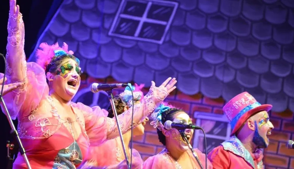 Humoristas Cyranos durante la Liguilla en el Teatro de Verano