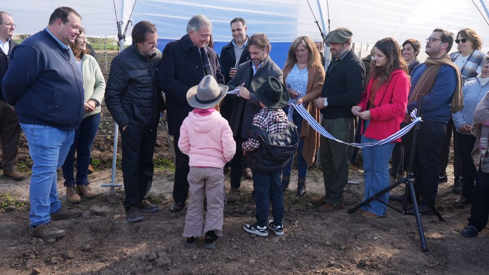 Luis Lacalle Pou, presidente de la República, participó en el acto inaugural de las estructuras metálicas.