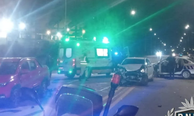 Siniestro múltiple en Ruta 102 dejó seis lesionados, entre ellos un niño y dos policías
