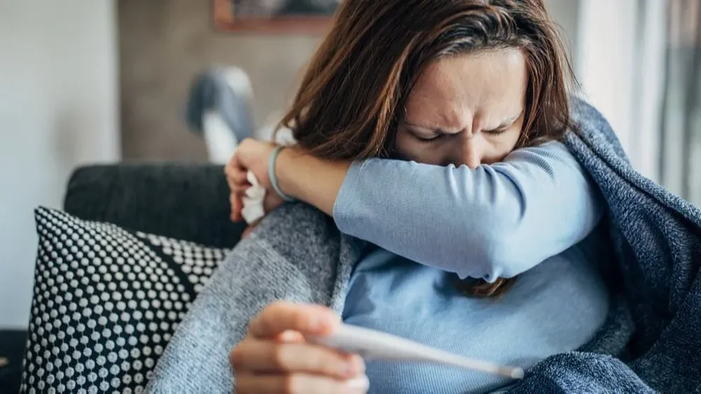 Ómicron provoca una enfermedad mucho más leve que su predecesora, la Delta