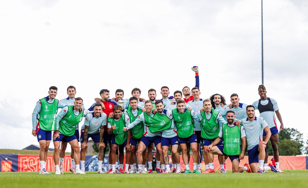 El seleccionado de España, antes de la final.