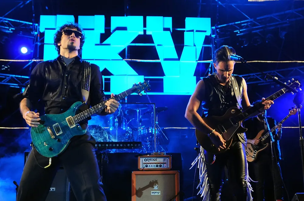 Spinetta y Horvilleur. Glamour y baile en la noche del jueves en la Costanera Sur Argentina