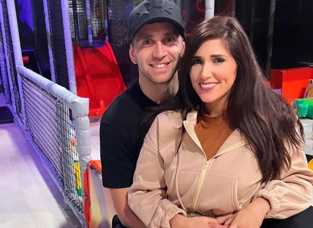 Dibu Martínez y su esposa Mandinha