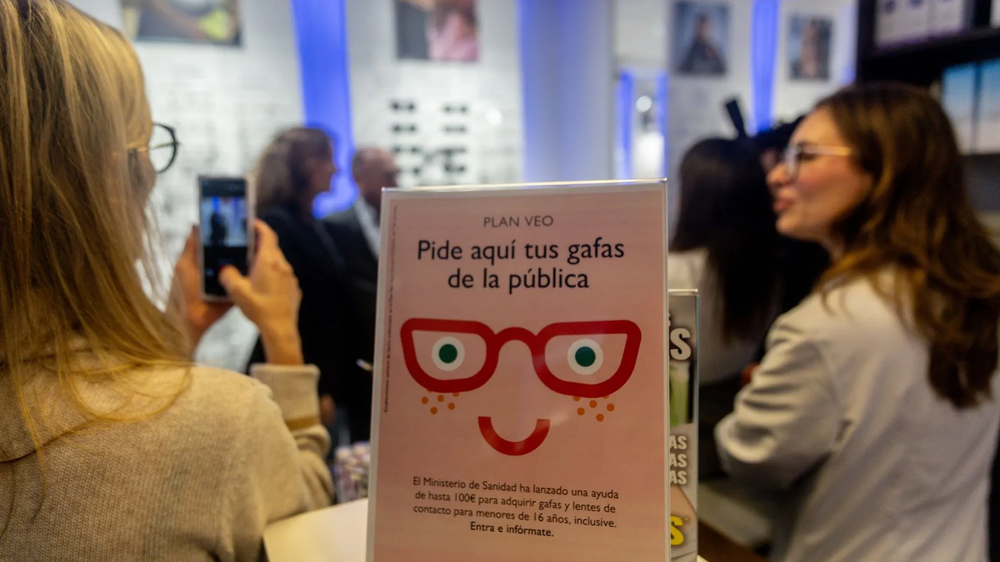 Ya se puede solicitar la ayuda de hasta 100 euros para gafas y lentillas en menores de 16 años en España.