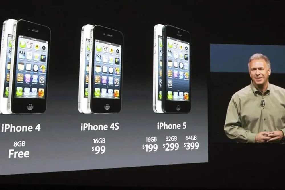 San Francisco- Philip Schiller, VP de Apple, en el Yerba Buena Center en la presentación mundial del iPhone5