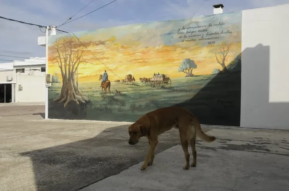 El mural del artista plástico Rolando Geymonat que homenajea a los fundadores de la ciudad.