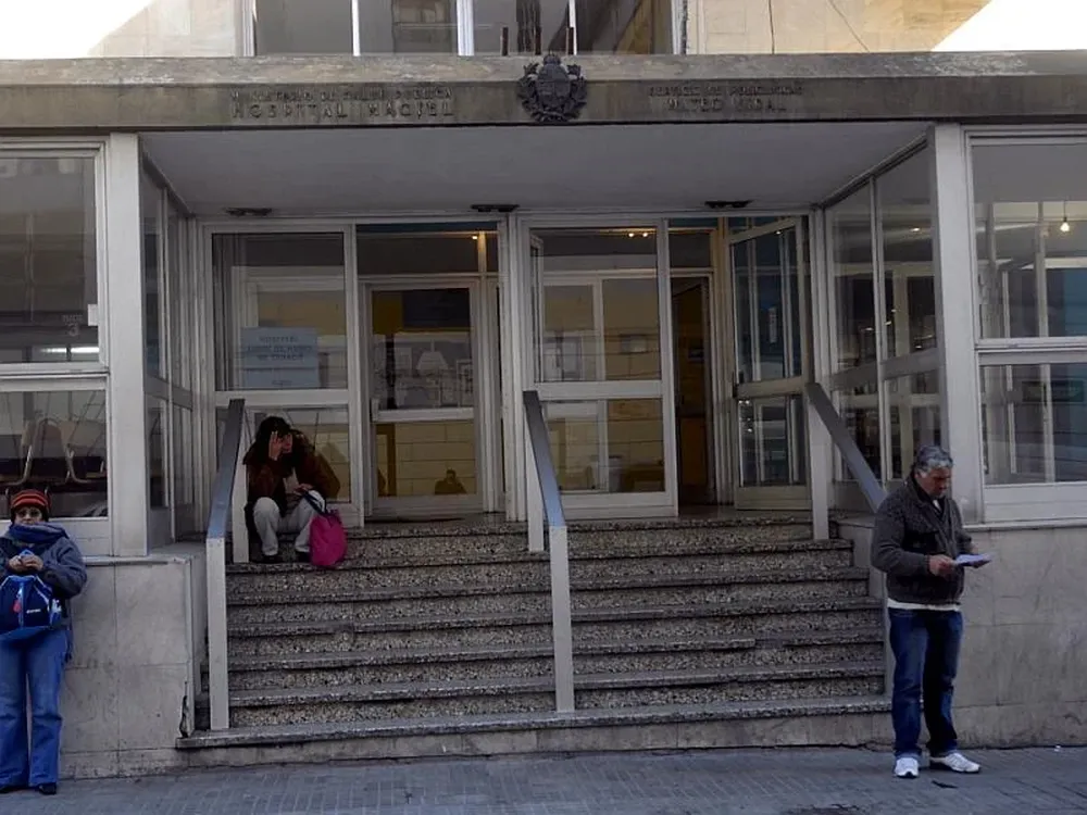 Hospital Maciel. Allí fue conducido el indigente que falleció como consecuencia de las heridas