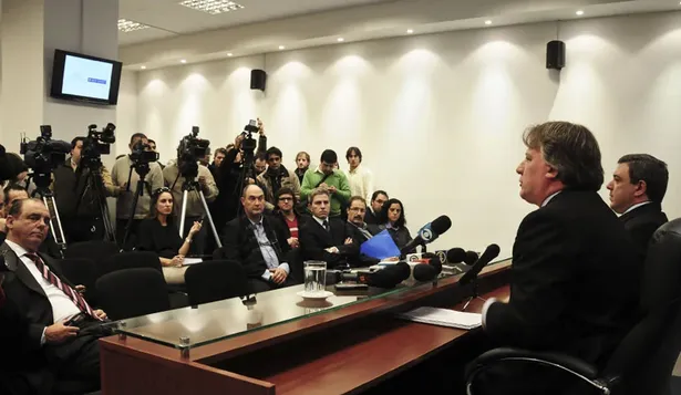 Lorenzo y Bergara anunciando las medidas en el Ministerio de Economía