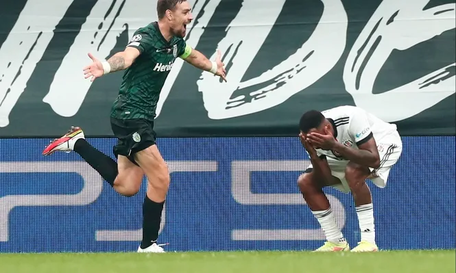 El festejo de Coates ante la desazón de Besiktas