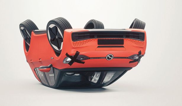 El auto europeo está en crisis. En peligro de muerte. Pero está dando pelea. Los rivales chinos los tomaron por sorpresa. Con su tecnologría hiper-accesible y su relocalización en Europa antes de las tarifas. Hoy, la mejor salida para ser competitivos, es sumarlos al equipo.&nbsp;