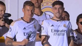 Toni Kroos le pasó el número 8 de Real Madrid a Federico Valverde