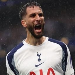 Rodrigo Bentancur festeja un gol para Tottenham Hotspur ante Aston Villa por la Premier League Rodrigo Bentancur festeja un gol para Tottenham Hotspur ante Aston Villa por la Premier League