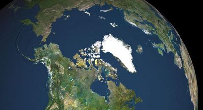 Vista desde el espacio, Groenlandia aparece mucho más pequeña que en los mapas convencionales.