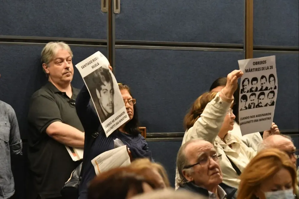 Así irrumpieron los integrantes de Plenaria Memoria y Justicia