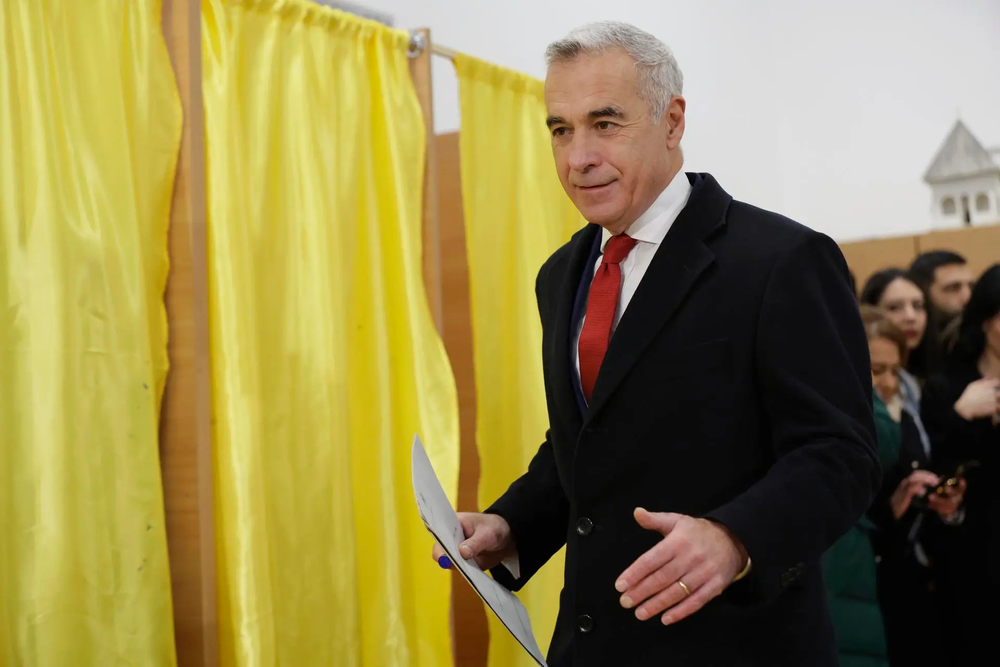 Calin Georgescu, el ganador en la primera vuelta de las presidenciales en Rumania. EFE