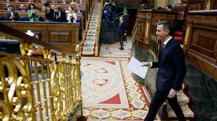 El presidente del Gobierno, Pedro Sánchez, se dirige a intervenir durante la sesión de control al Ejecutivo este miércoles en el Congreso.