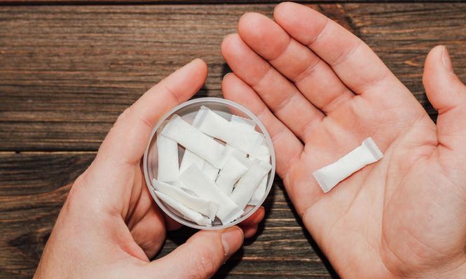 La locura de las bolsitas de cafeína: una tendencia adolescente que preocupa a expertos en todo el mundo