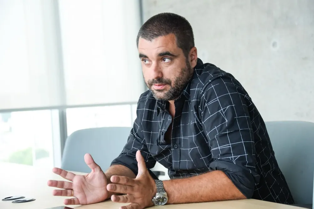 Nicolás Bava, licenciado en sicología especializado en deporte, responsable del programa Más Mutual