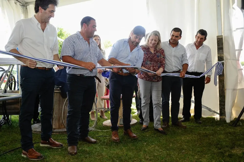 El gobierno espera en 2024 seguir cortando cintas