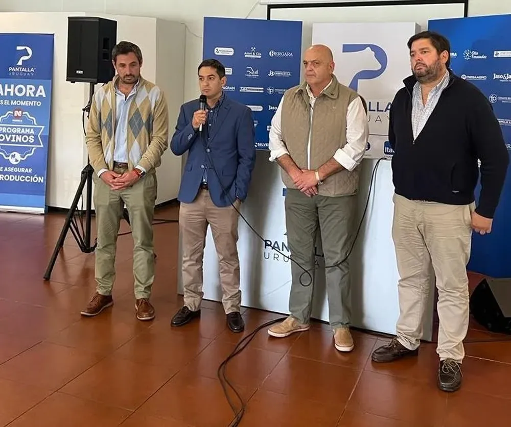 Santiago Ache, Rodrigo Santos, Otto Fernández y Alejandro Dutra, durante la presentación del convenio.