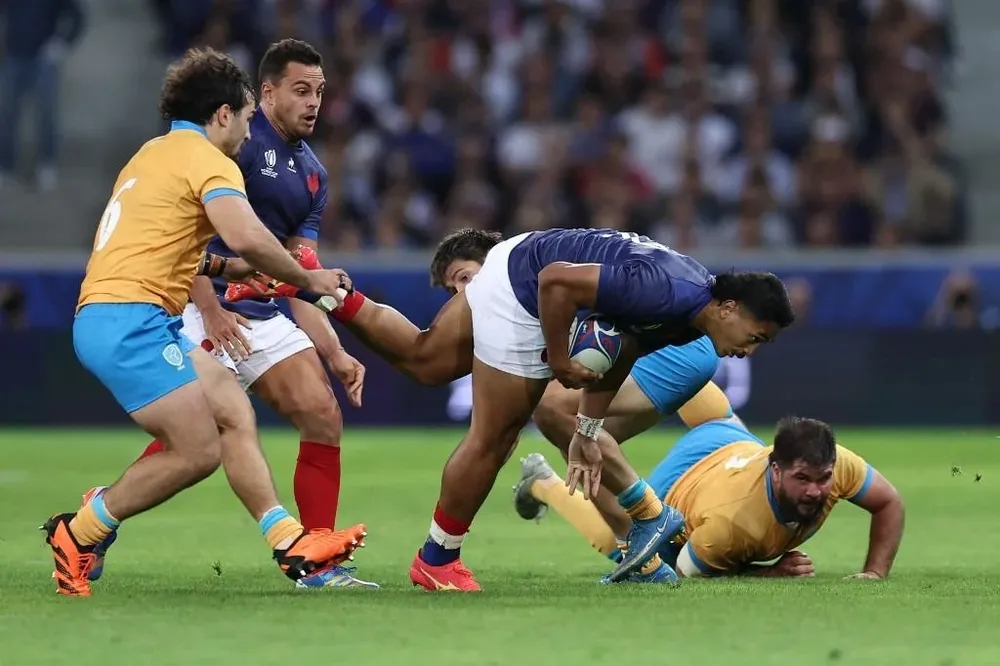 Manuel Ardao va al encuentro del francés Moefana