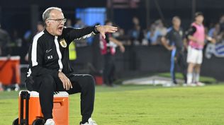 Marcelo Bielsa durante el partido de Uruguay contra Argentina