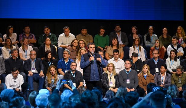 El peronismo reunió a más de 4 mil personas en Parque Norte.