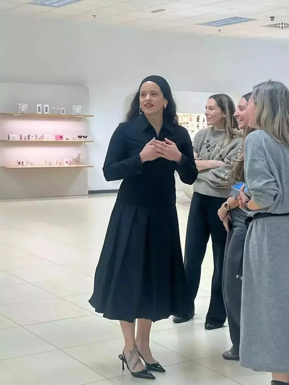 Rosalía visita la sede de Inditex