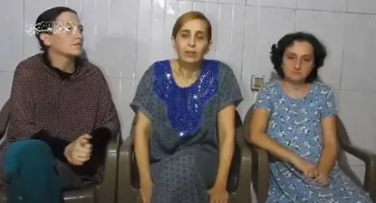 Las rehenes israelíes hablando en video