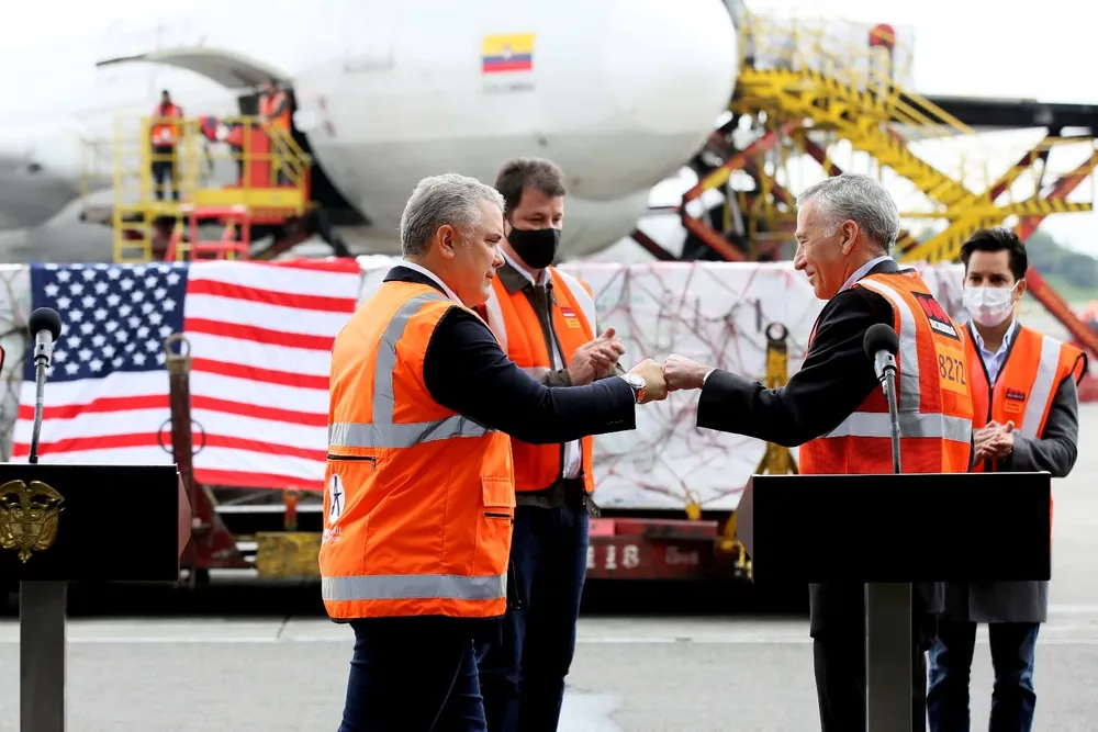Iván Duque y el embajador de EEUU, Philip Goldberg