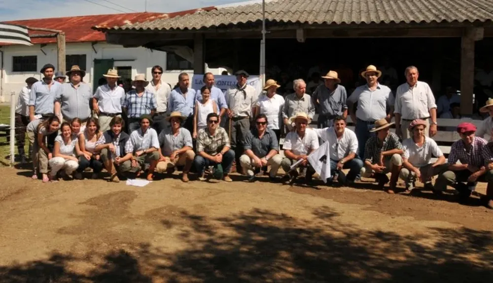 La familia Sanguinetti Gallinal con integrantes de los escritorios
