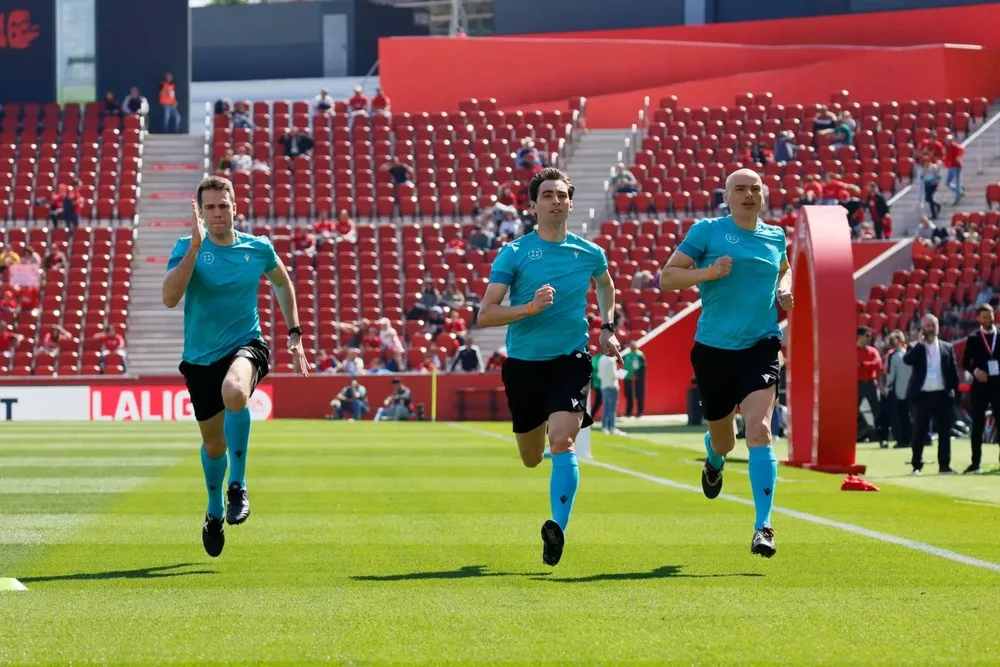 De Burgos Bentoetxea en el centro de la imagen