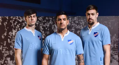 Nacional lanzó su nueva camiseta celeste en homenaje al centenario de la primera vuelta olímpica en París 1924