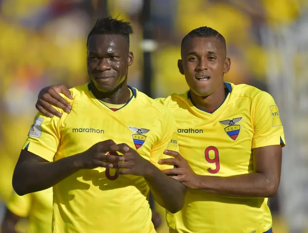 Felipe Caicedo y Fidel Martínez le anotaron los goles del triunfo a Uruguay