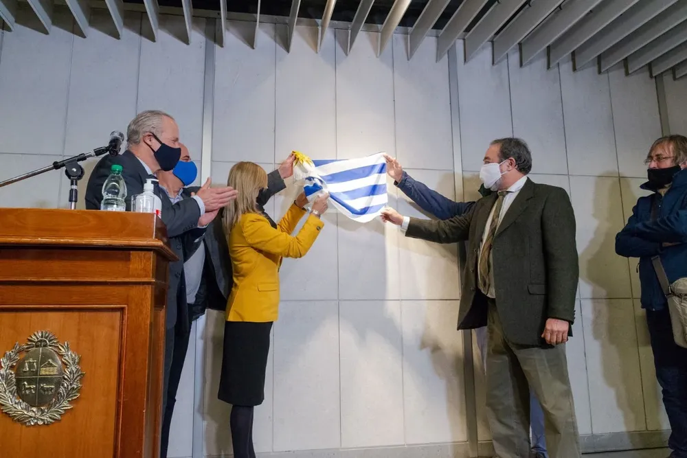 Este viernes se descubrió una placa en homenaje a los jóvenes integrantes de la Generación del 83, militantes de todos los partidos políticos que trabajaron juntos por la recuperación de la democracia