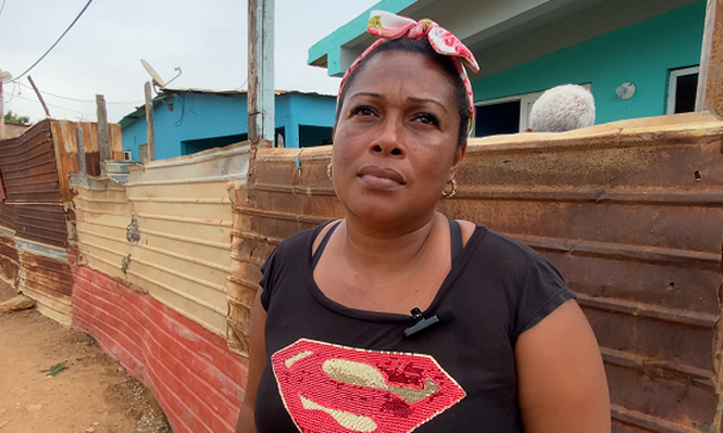 Yarelis Herrera, residente del barrio venezolano Los Pescadores, habla a BBC Mundo sobre su hijo, Edwar Herrera, deportado de EE.UU. a El Salvador.