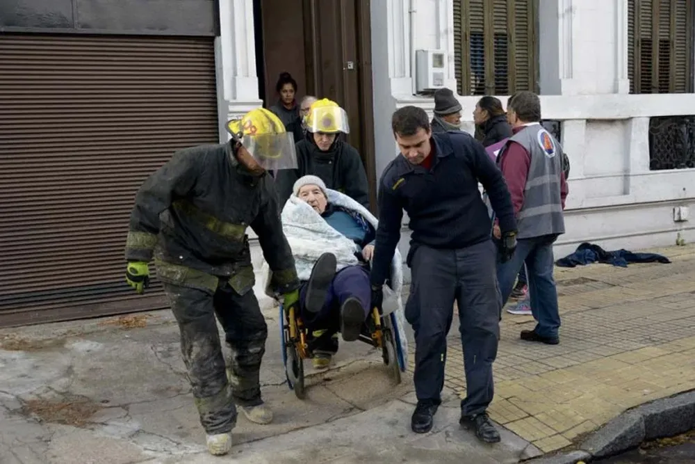Siete personas fallecieron a consecuencia del incendio en el centro. D. Battiste