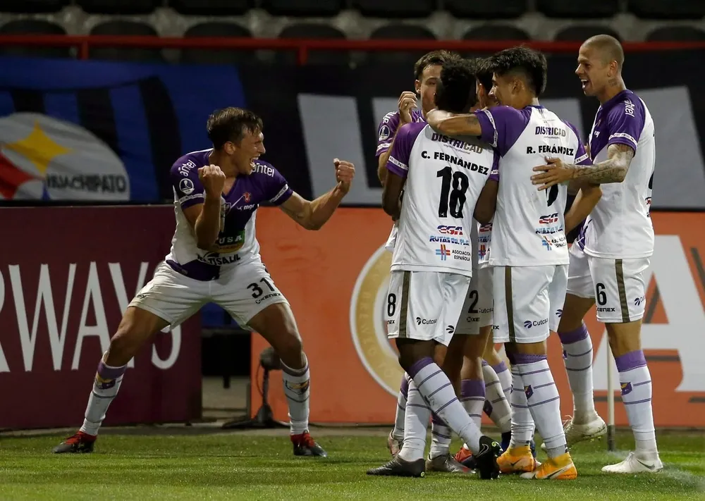 Luciano Nequecaur, golazo de taco