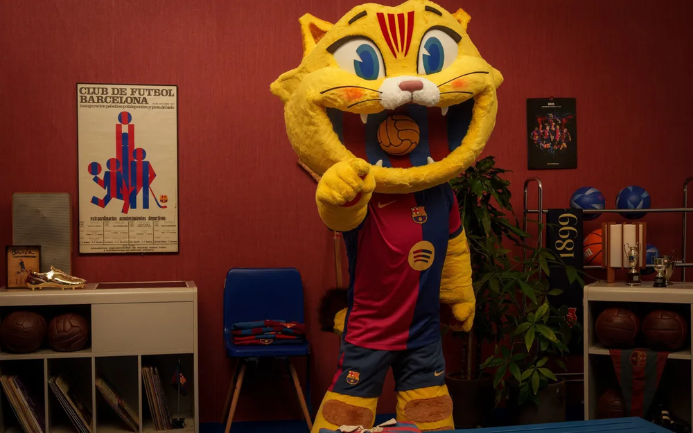 El FC Barcelona ya tiene su peluche de mascota CAT. (FC Barcelona)