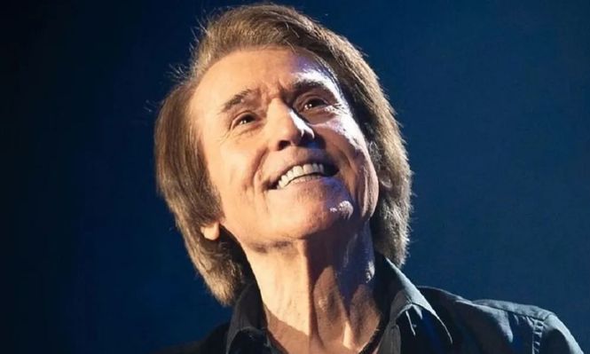 Raphael sufrió un ACV mientras grababa en la RTVE.