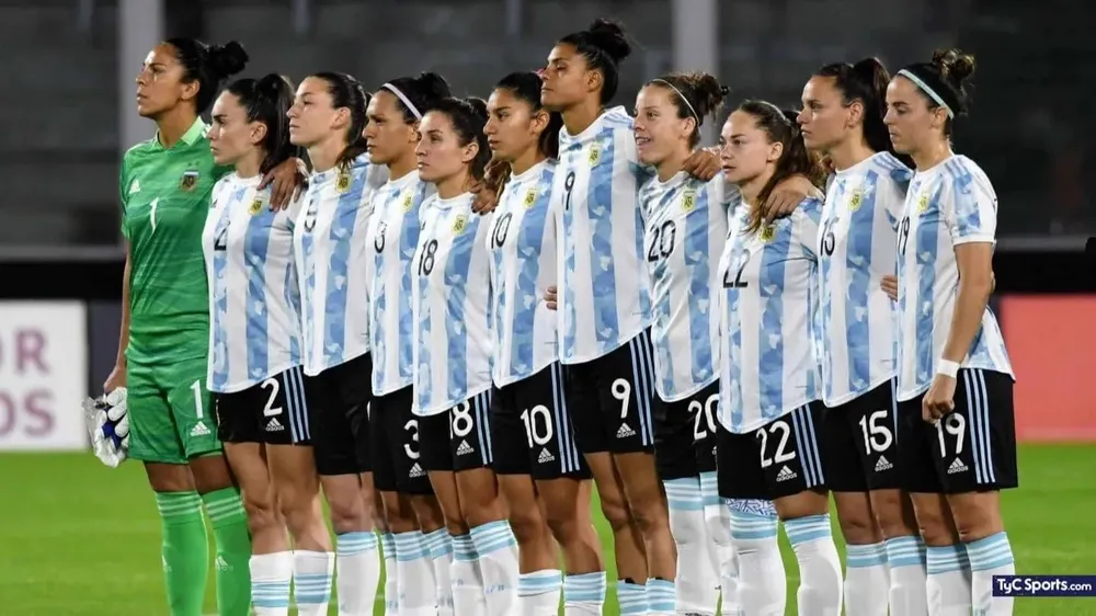 Al igual que en Qatar, la seleccion femenina comenzó con el pie izquierdo