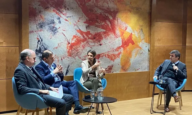 De Haedo, Oddone y Schandy durante la disertación