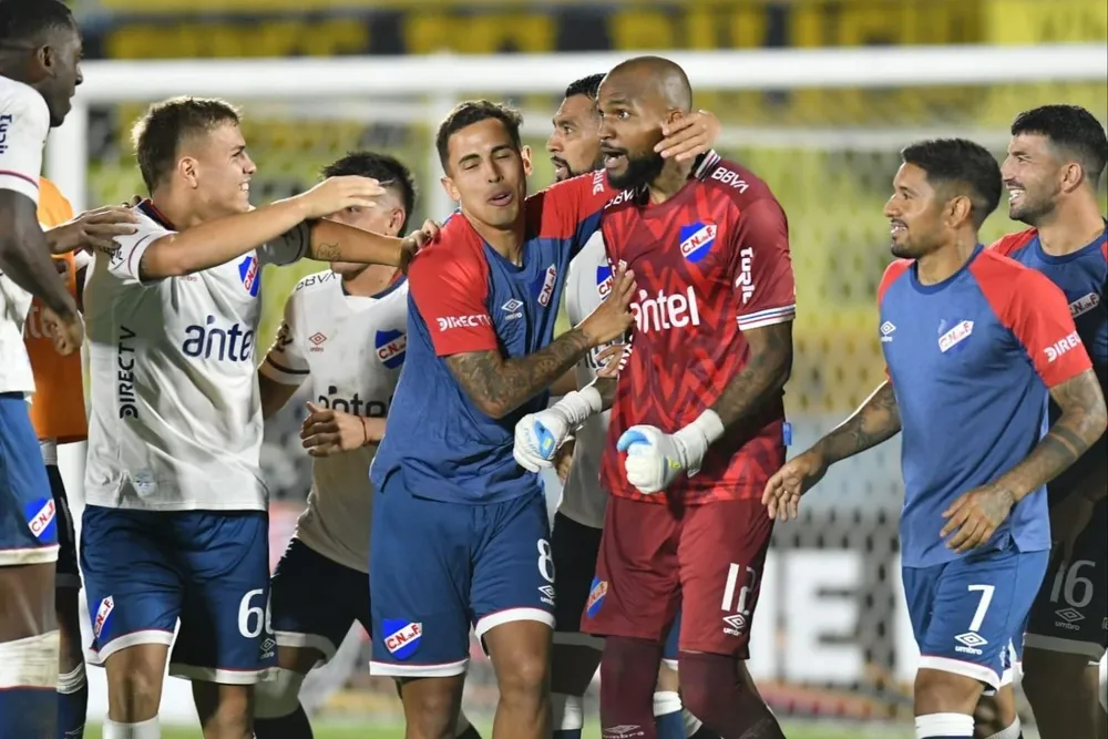Mejía tiene que jugar con la selección de Panamá