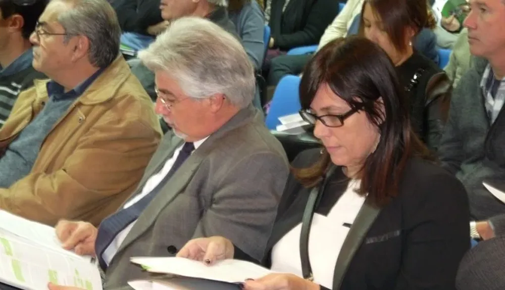Enzo Benech y Tabaré Aguerre (MGAP) y Raquel Lejtreger (MVOTMA)