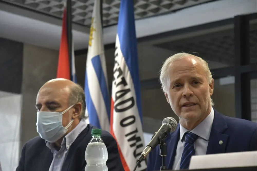 Pablo Iturralde encabezó la conferencia de este lunes, junto a otros líderes partidarios